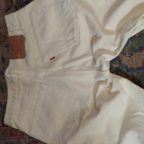 501 Levis Denim - Vintage 501 levis, pale yellow.... Made in U.S.A. sz.32x32...1980s... Very Rare